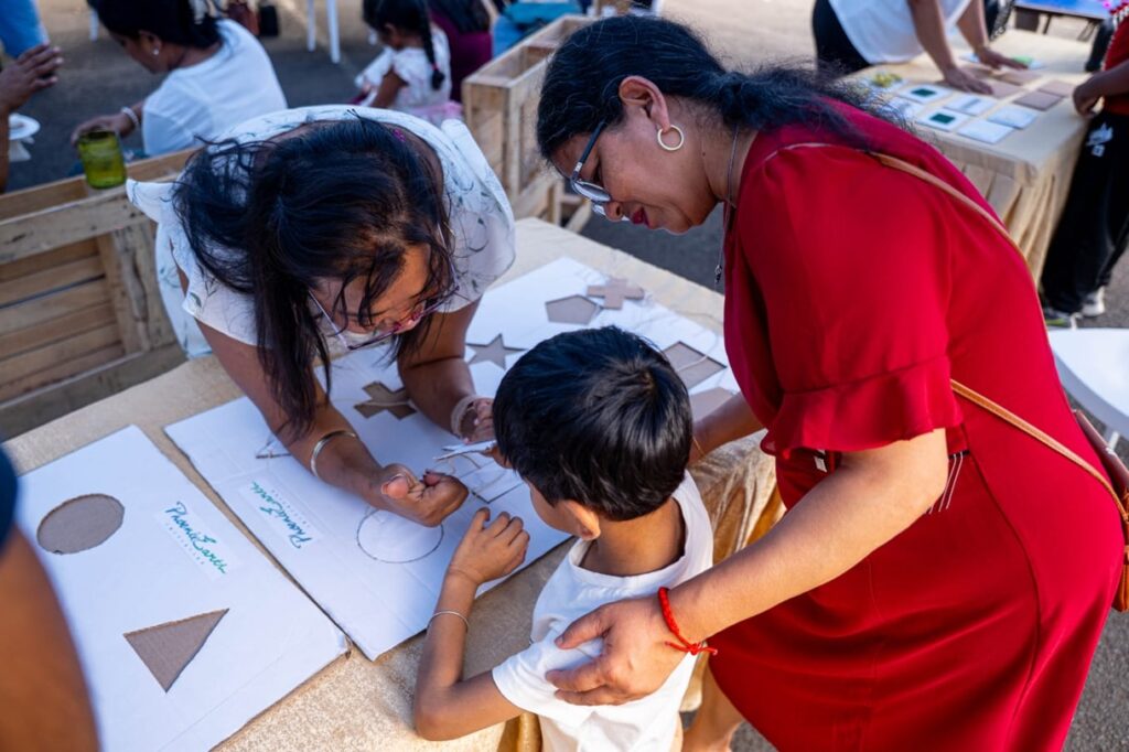 Christmas 2025 with Lois Lagesse Trust Fund - Rotary Club of Phoenix 02