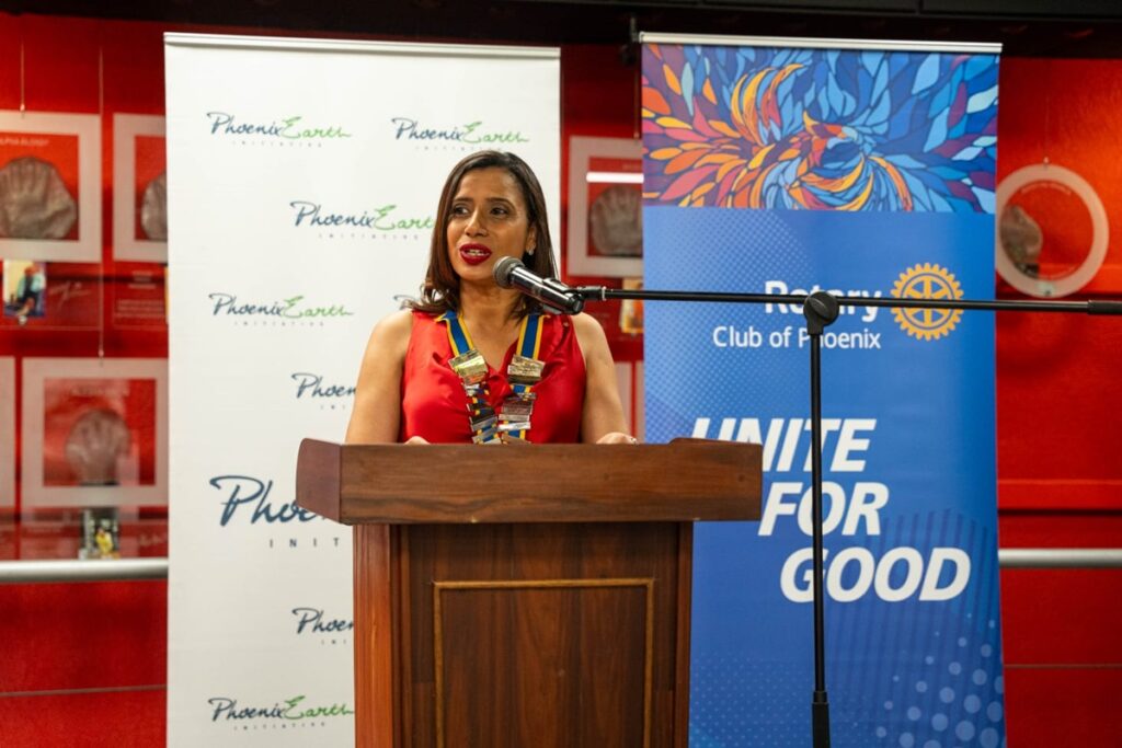 Christmas 2025 with Lois Lagesse Trust Fund - Rotary Club of Phoenix 04